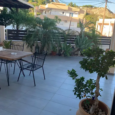 Semesterbostad Christos House *